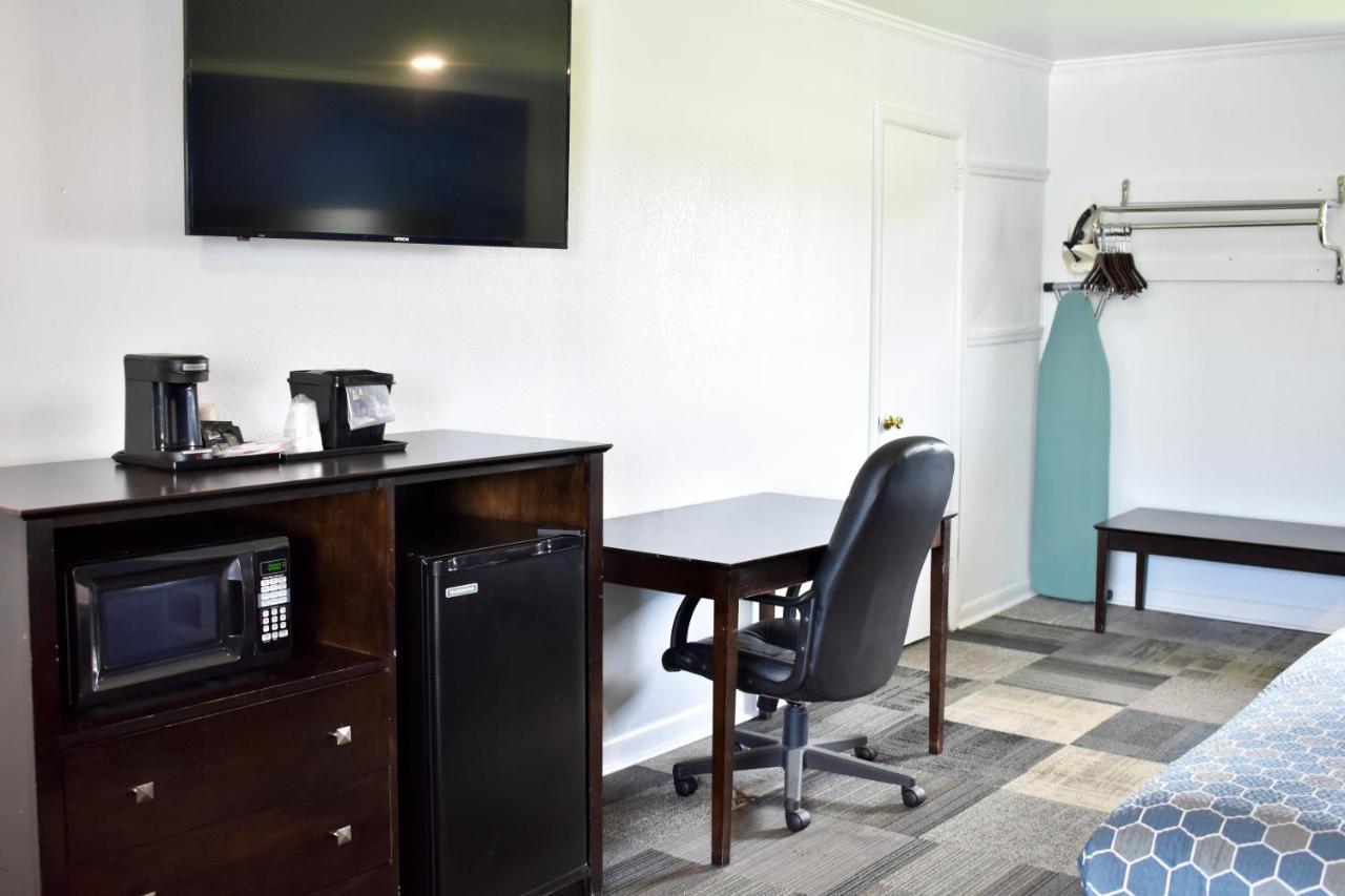 Rodeway Inn Swainsboro Esterno foto