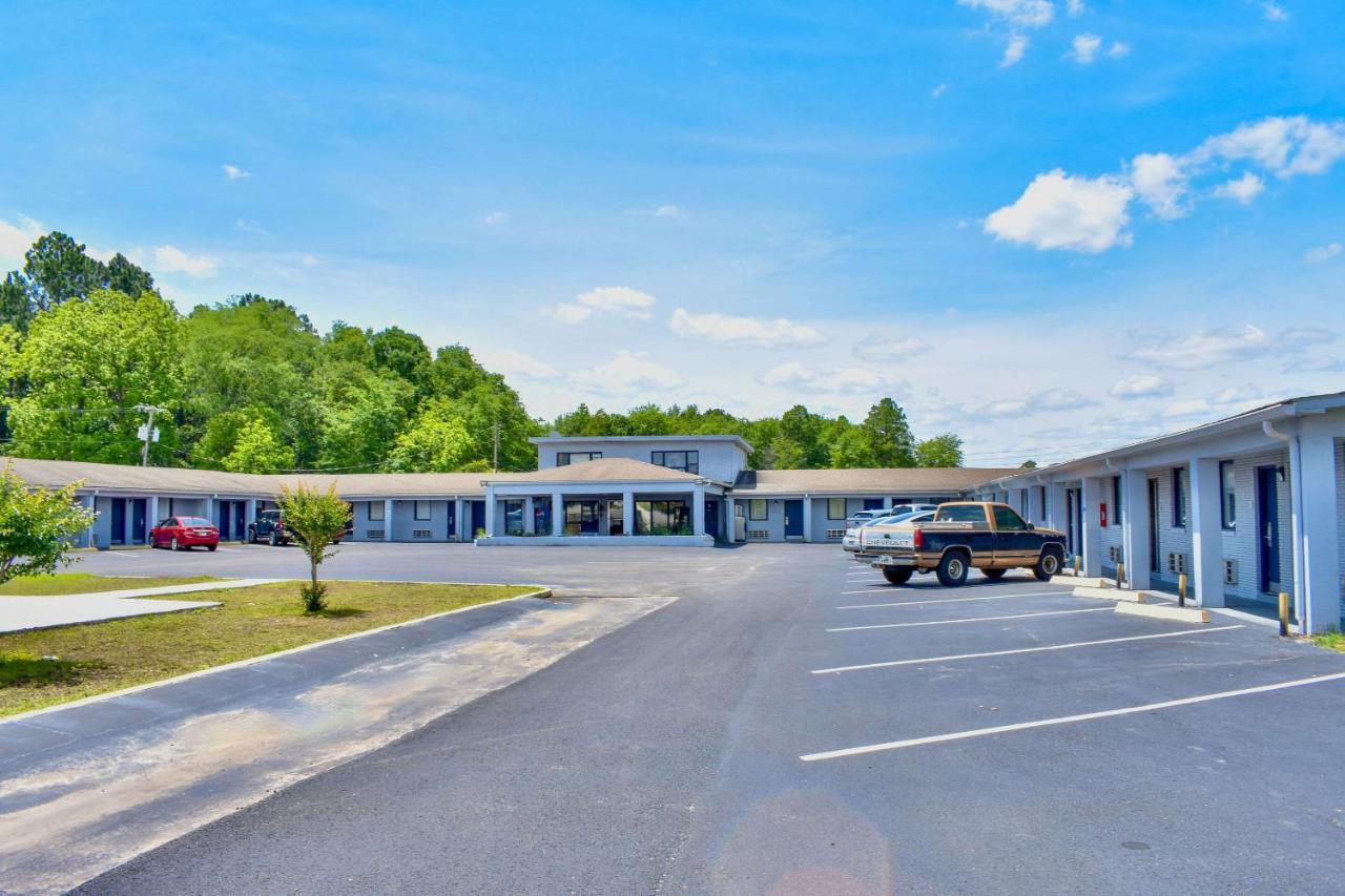Rodeway Inn Swainsboro Esterno foto