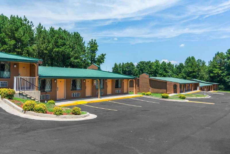 Rodeway Inn Swainsboro Esterno foto