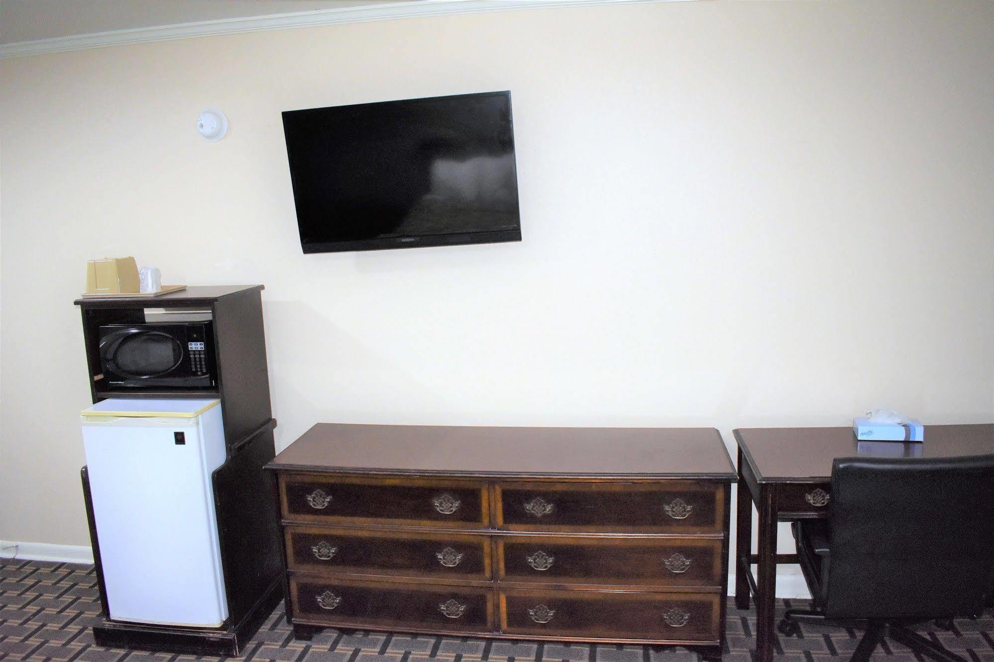 Rodeway Inn Swainsboro Esterno foto