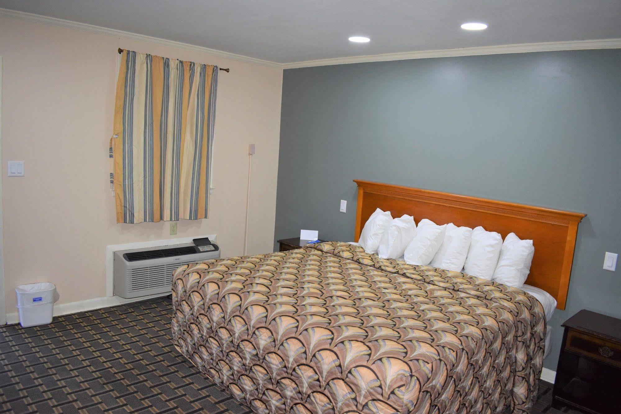 Rodeway Inn Swainsboro Esterno foto