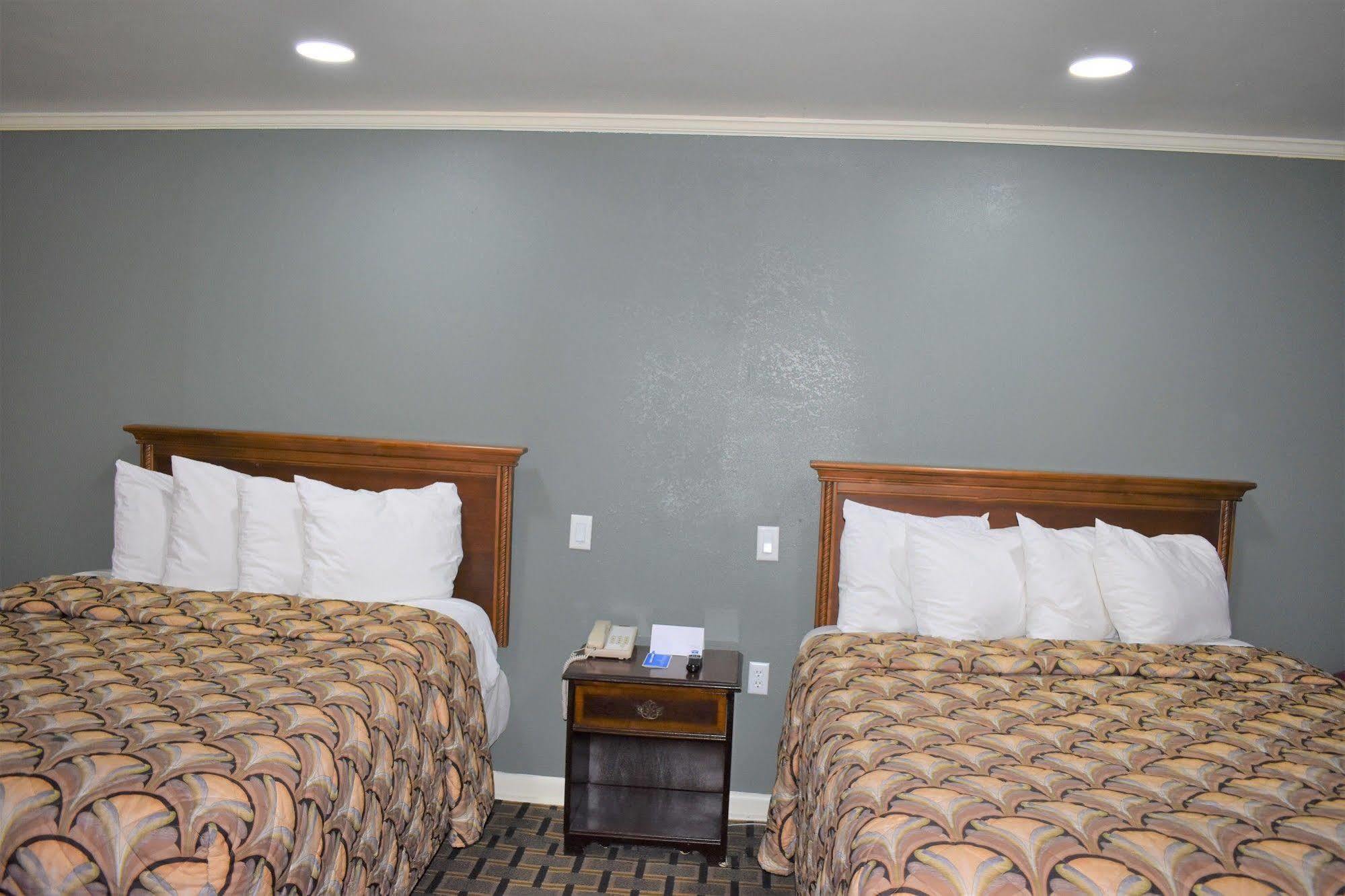 Rodeway Inn Swainsboro Esterno foto