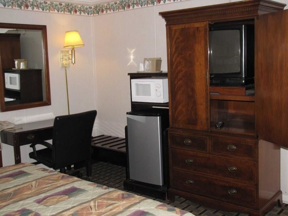 Rodeway Inn Swainsboro Esterno foto