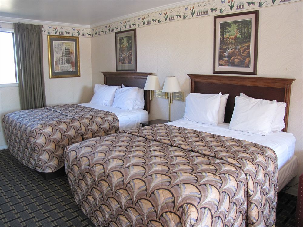 Rodeway Inn Swainsboro Esterno foto
